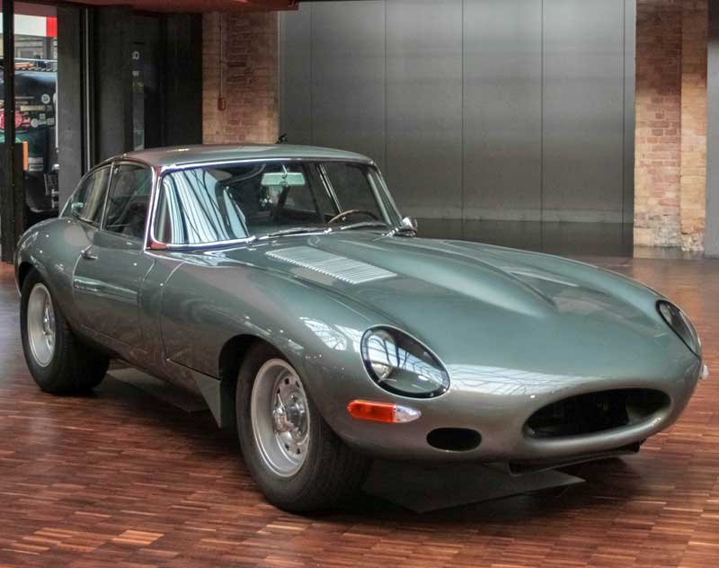 Jaguar-x-type Wij kopen oldtimers
