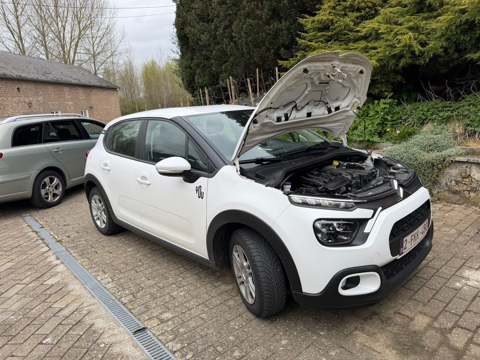 Schadeauto met technisch probleem