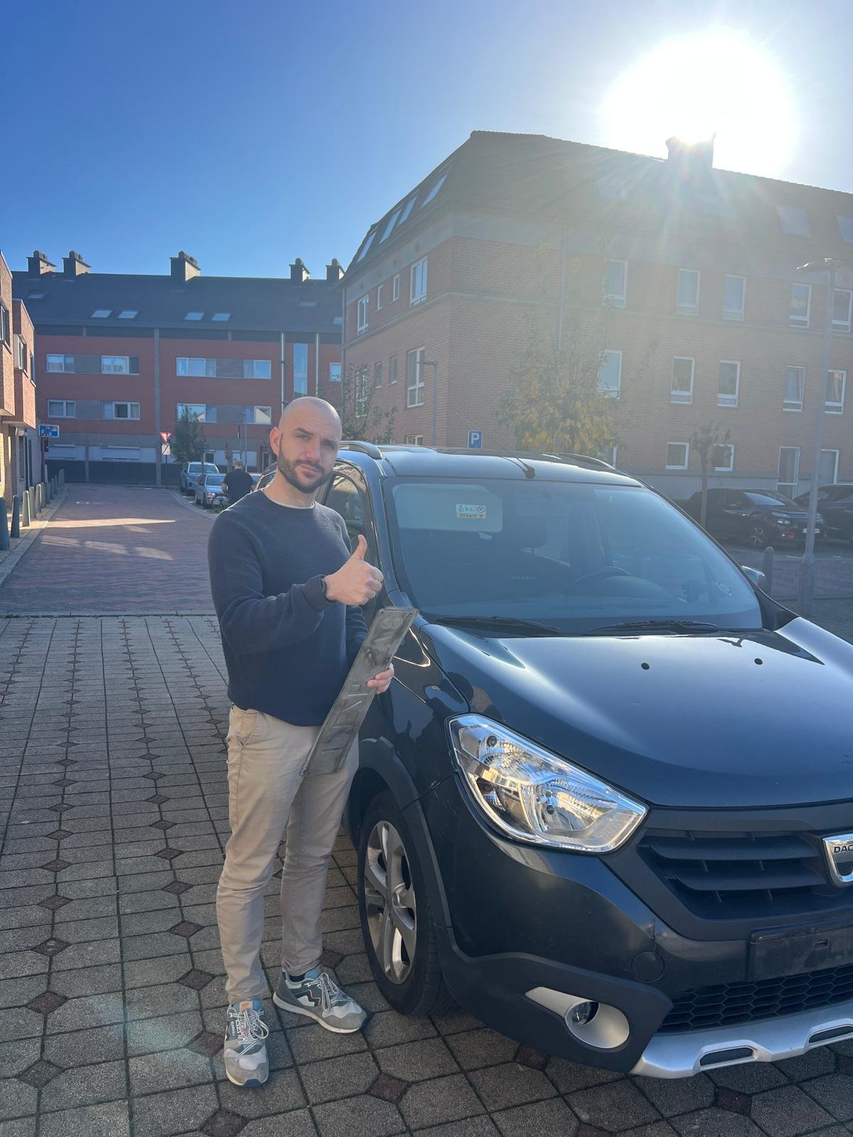 Dacia met carrosserieschade verkocht aan CarSwitch in Vlaams-Brabant