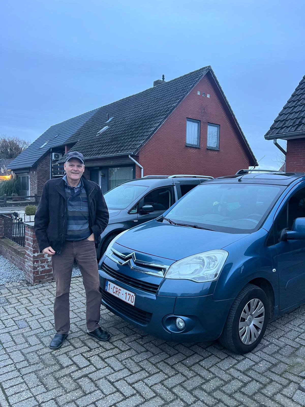 Blauwe Citroën Berlingo aangekocht door CarSwitch in Brugge