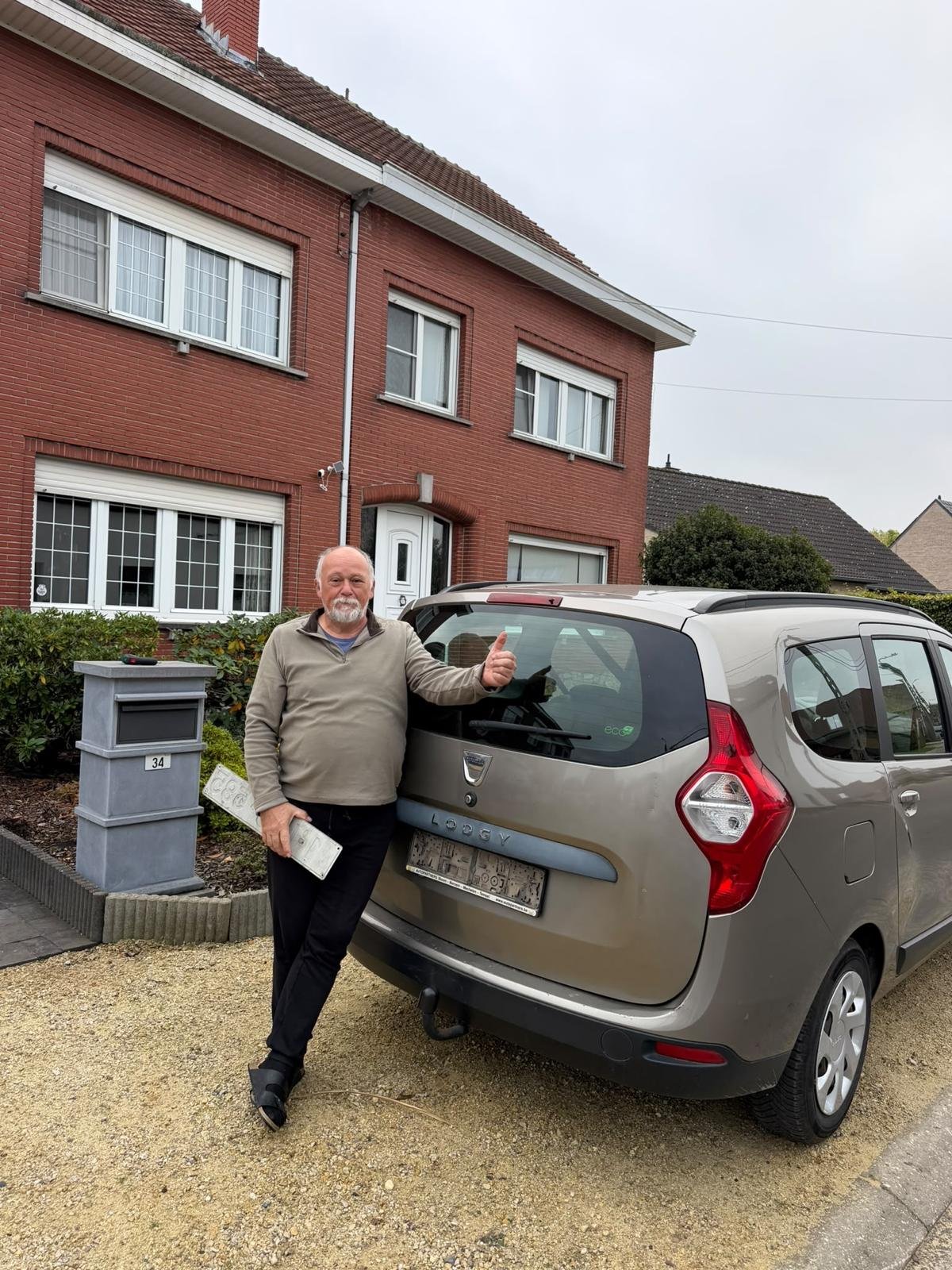 Dacia aangekocht door CarSwitch in Dentergem
