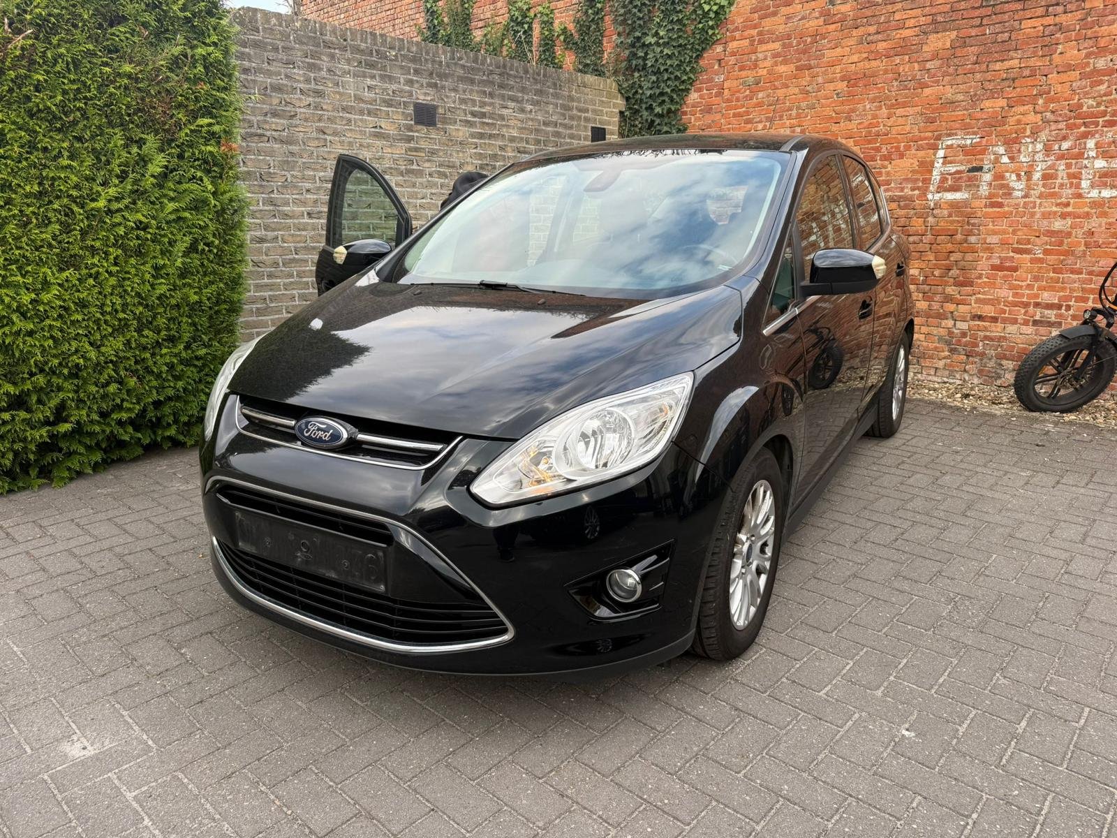 Ford C-Max uit 2014 aangekocht door CarSwitch in Essen