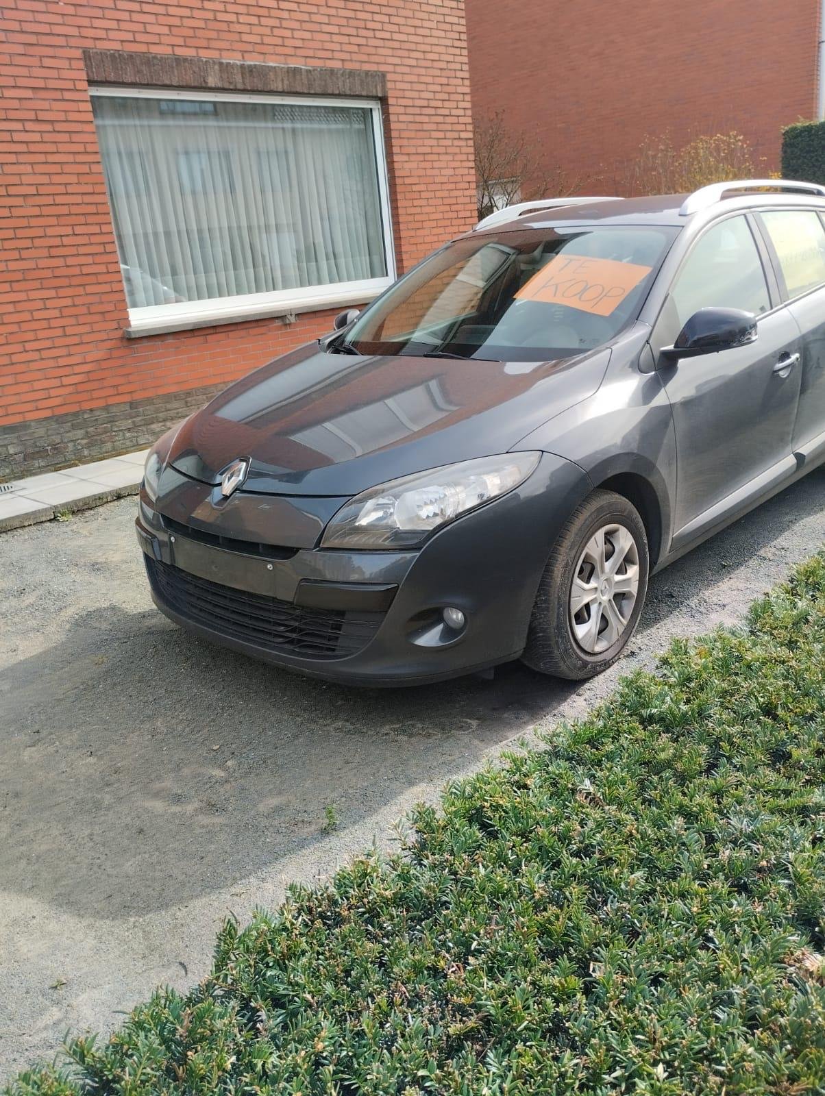 Renault aangekocht door CarSwitch in Lo-Reninge