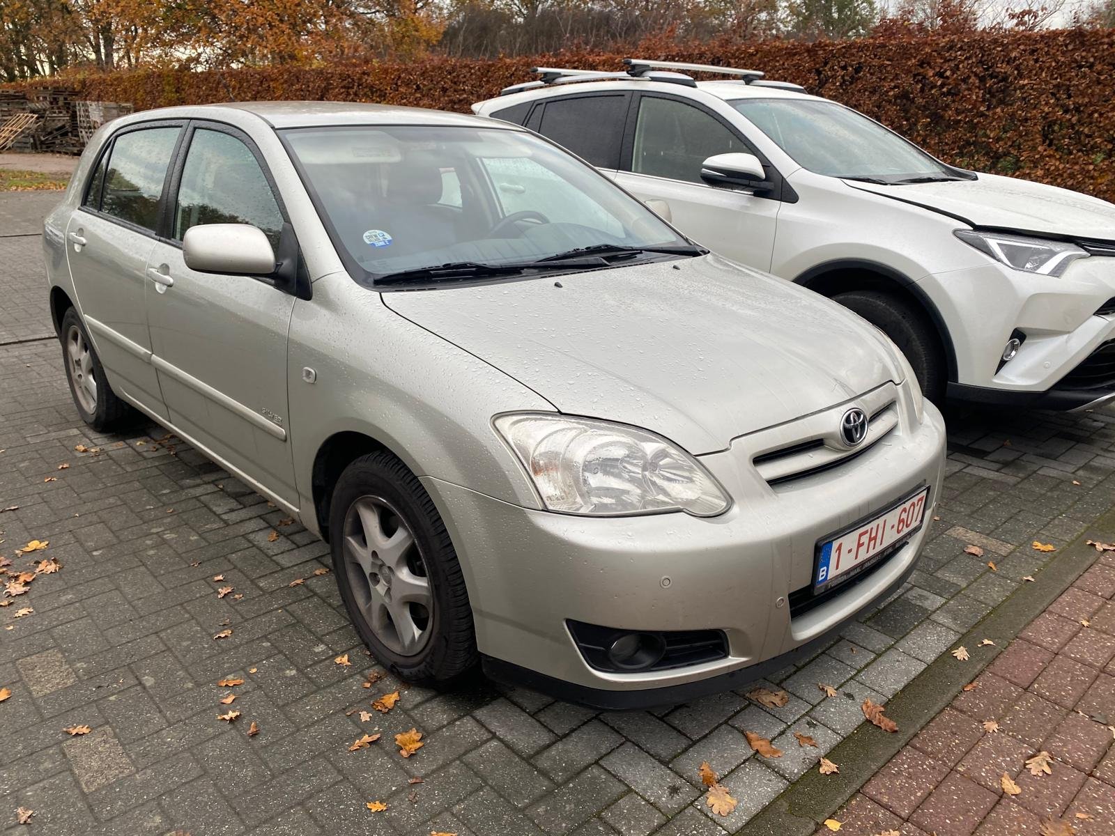 Zilverkleurige Toyota Corolla, aangekocht in Boortmeerbeek door auto opkoper CarSwitch